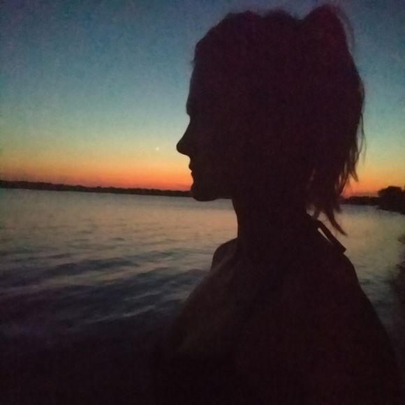 Meet your Posher, Shelly - Picture 1 of 1